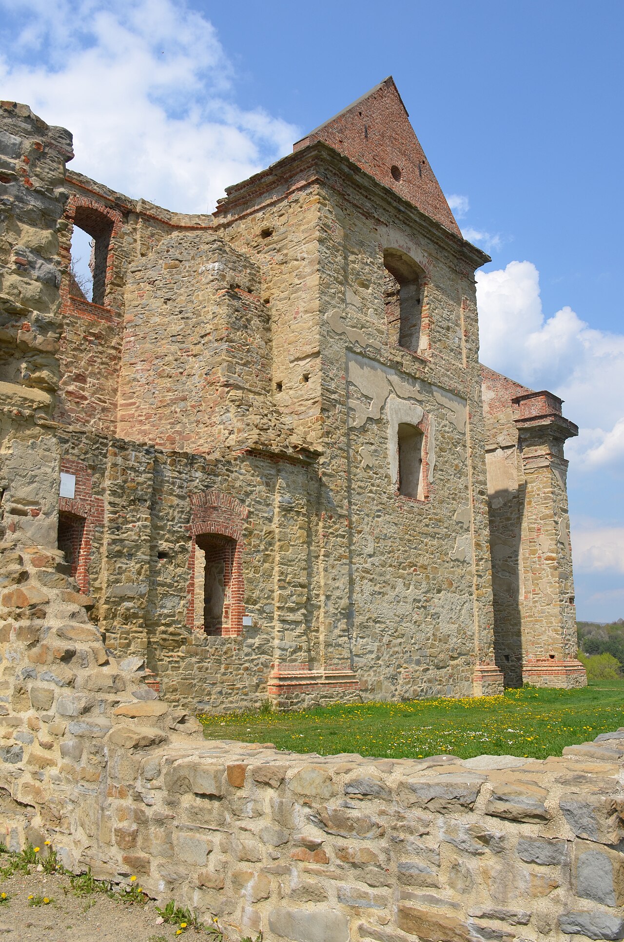 Ruiny klasztoru w Zagórzu